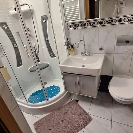 Дом отдыха Peaceful Island Haven With Pool, Bbq & Games Area - Four Bedroom *