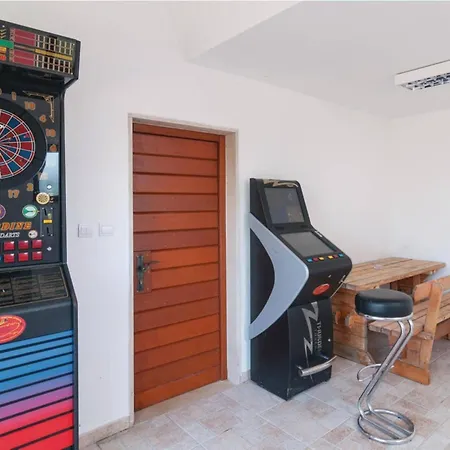 Peaceful Island Haven With Pool, Bbq & Games Area - Four Bedroom Vikendica Skrip